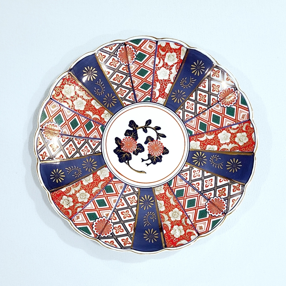 Scalloped Imari Charger